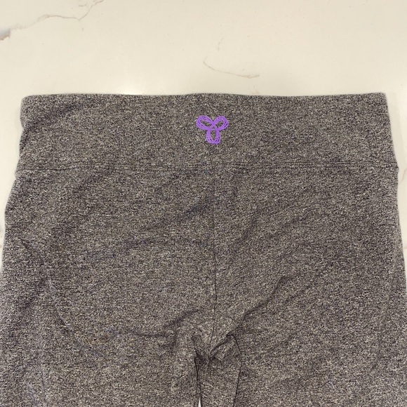 Grey TNA Leggings - Picture 2 of 3